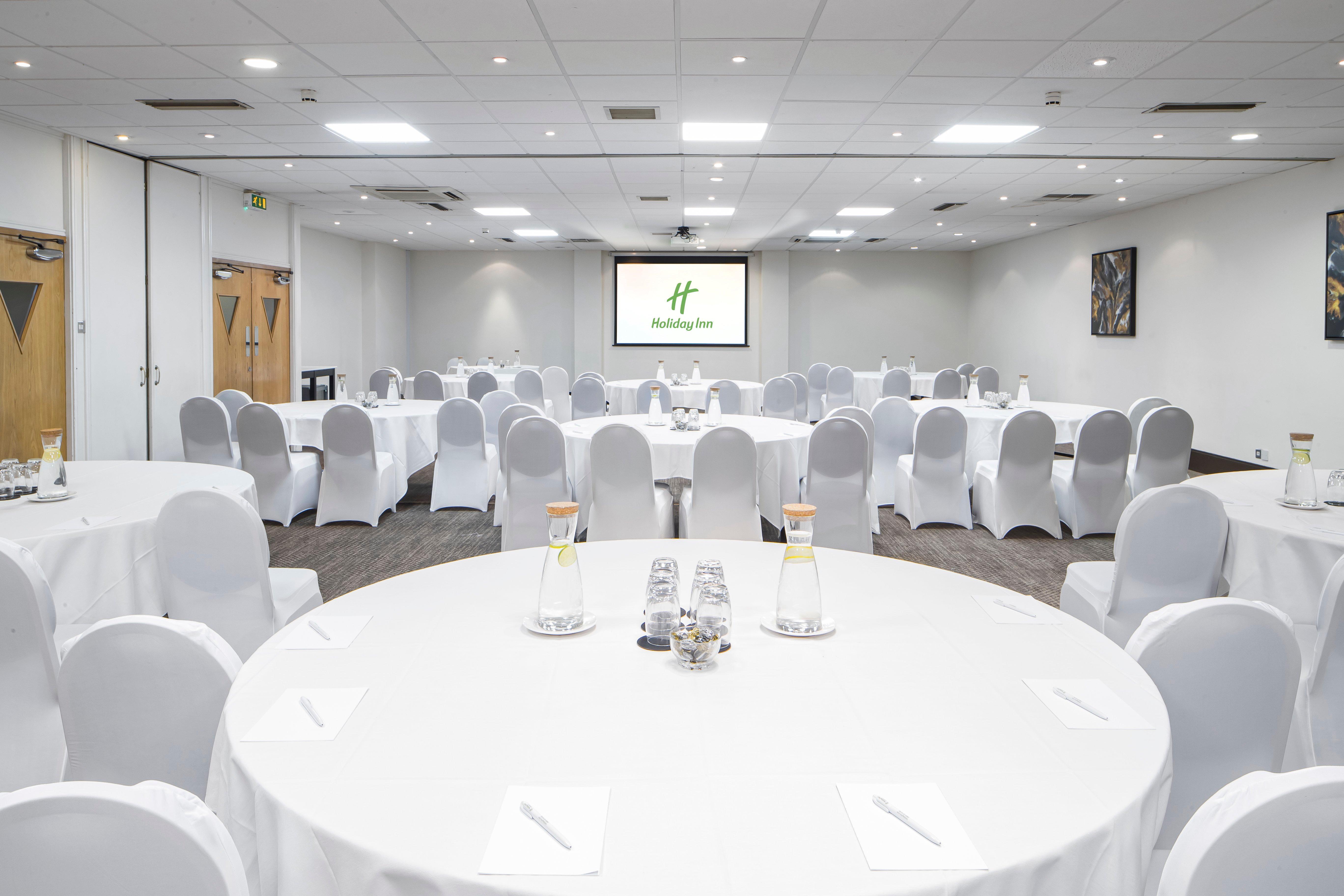 Holiday Inn Peterborough West By Ihg Bagian luar foto