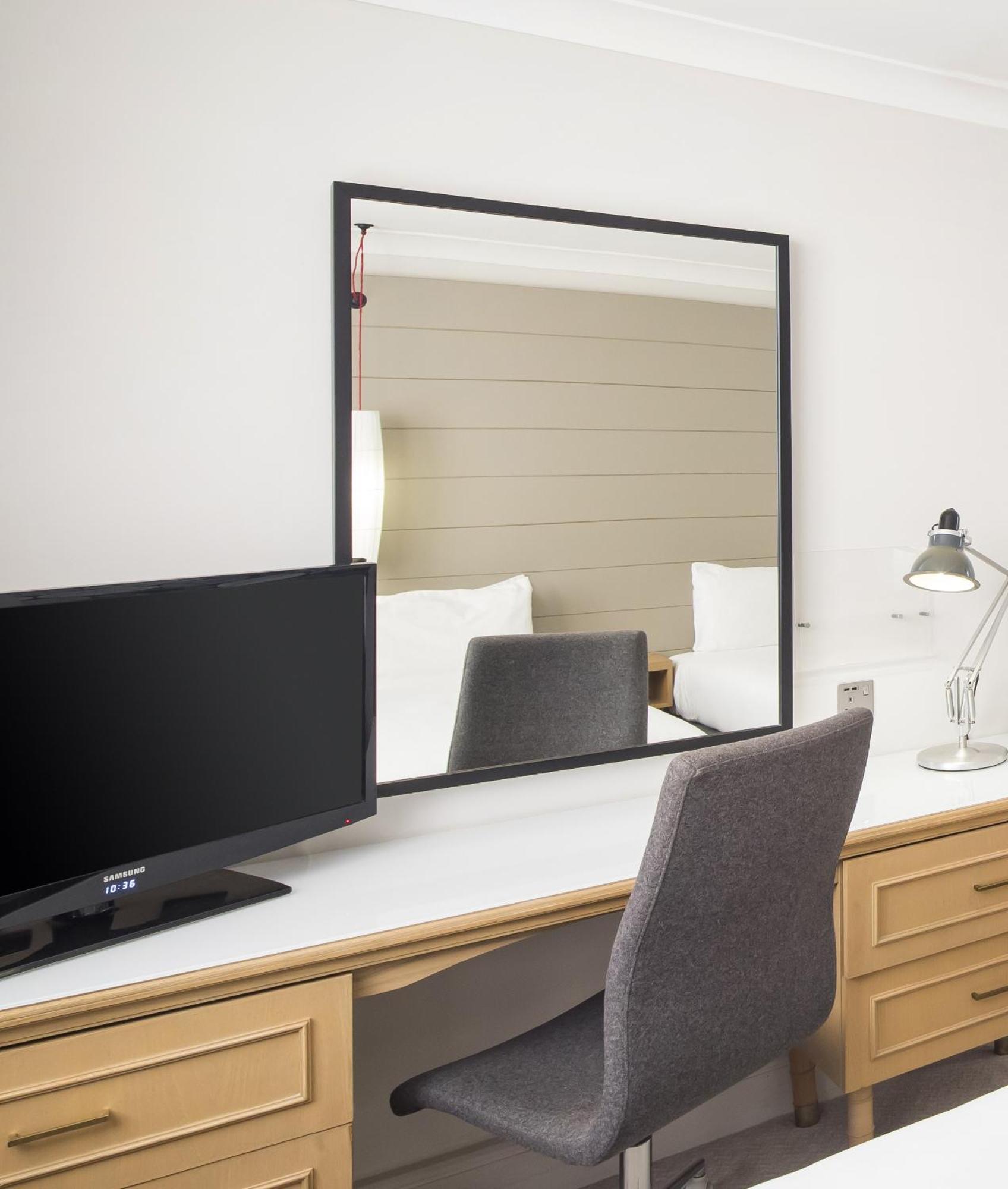 Holiday Inn Peterborough West By Ihg Bagian luar foto
