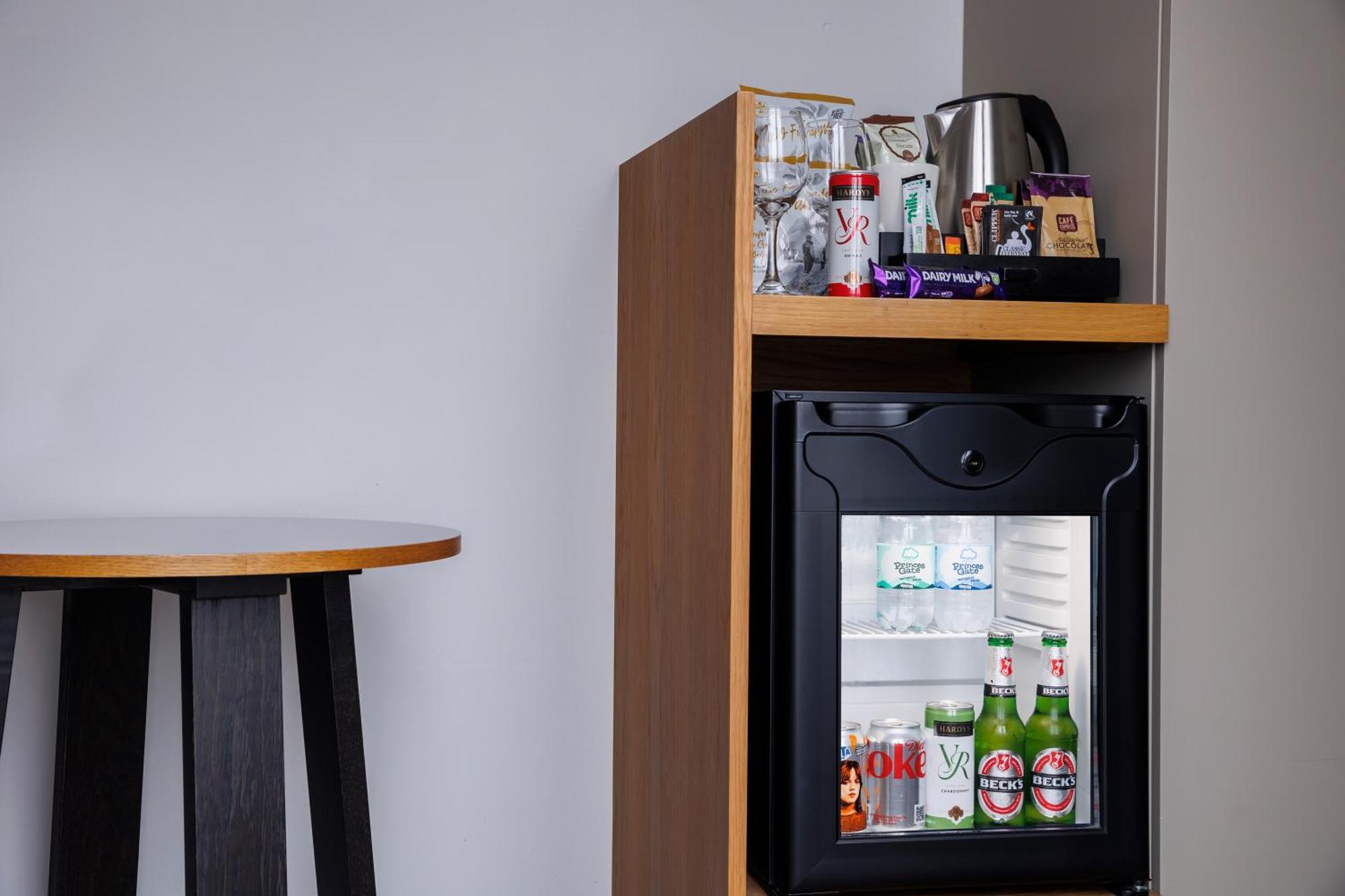 Holiday Inn Peterborough West By Ihg Bagian luar foto